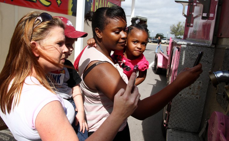 Pink Heals Tour stops at Fort Hood